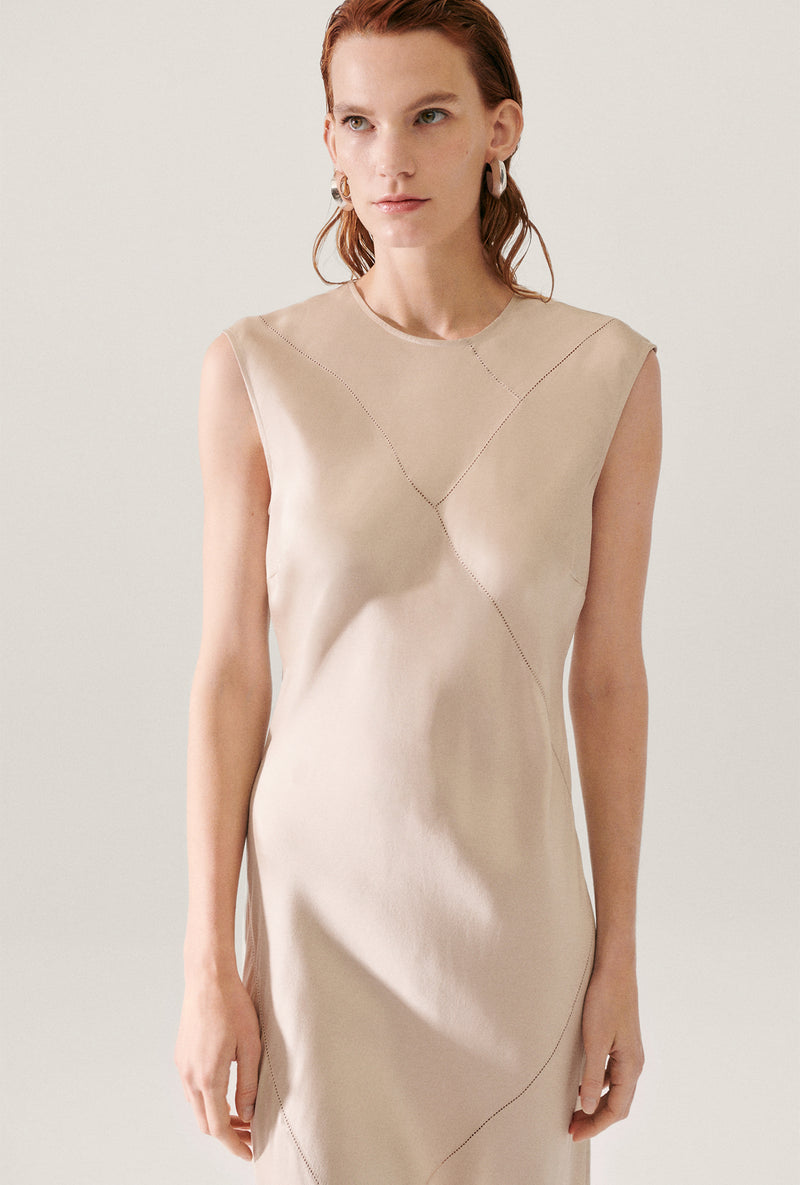 SPLICE SLEEVELESS DRESS HAZELNUT