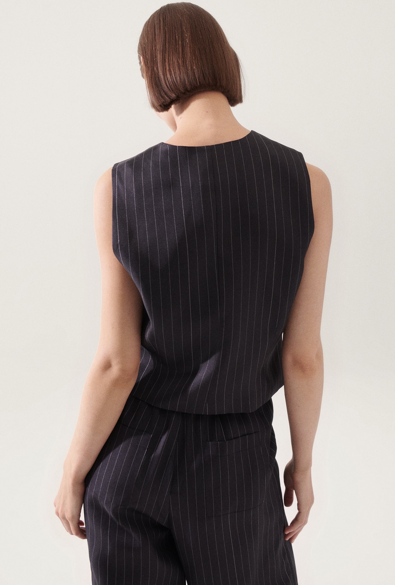 TWILL VEST PINSTRIPE BLACK/WHITE